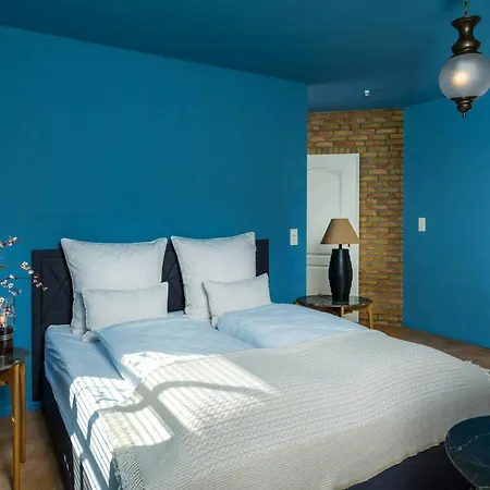 A Design Retreat With Views Of The Eider *