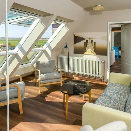 A Design Retreat With Views Of The Eider Дом отдыха