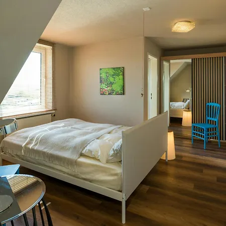 Дом отдыха A Design Retreat With Views Of The Eider Suderstapel