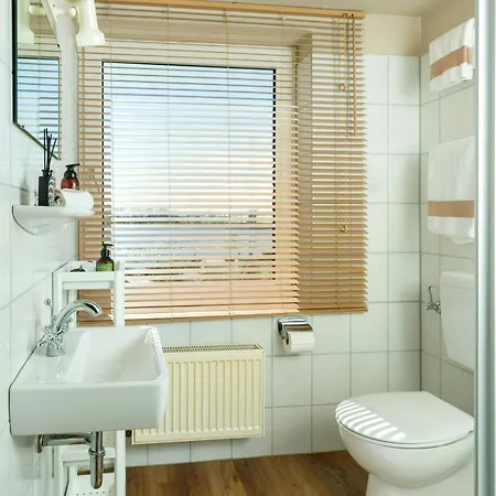 Дом отдыха A Design Retreat With Views Of The Eider *