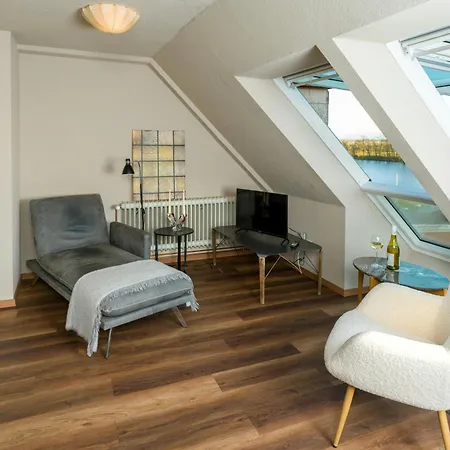 A Design Retreat With Views Of The Eider *